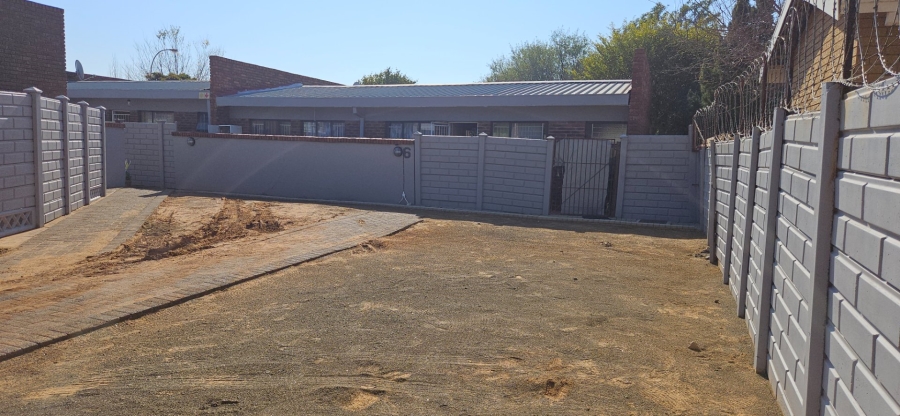 2 Bedroom Property for Sale in Pellissier Free State